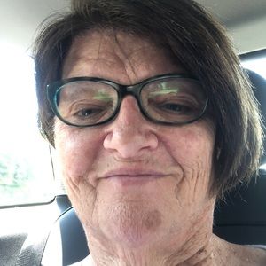 Meet your Posher, Gloria